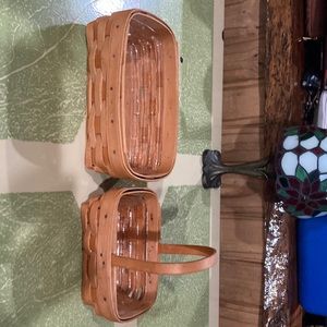 2   Longaberger baskets.
